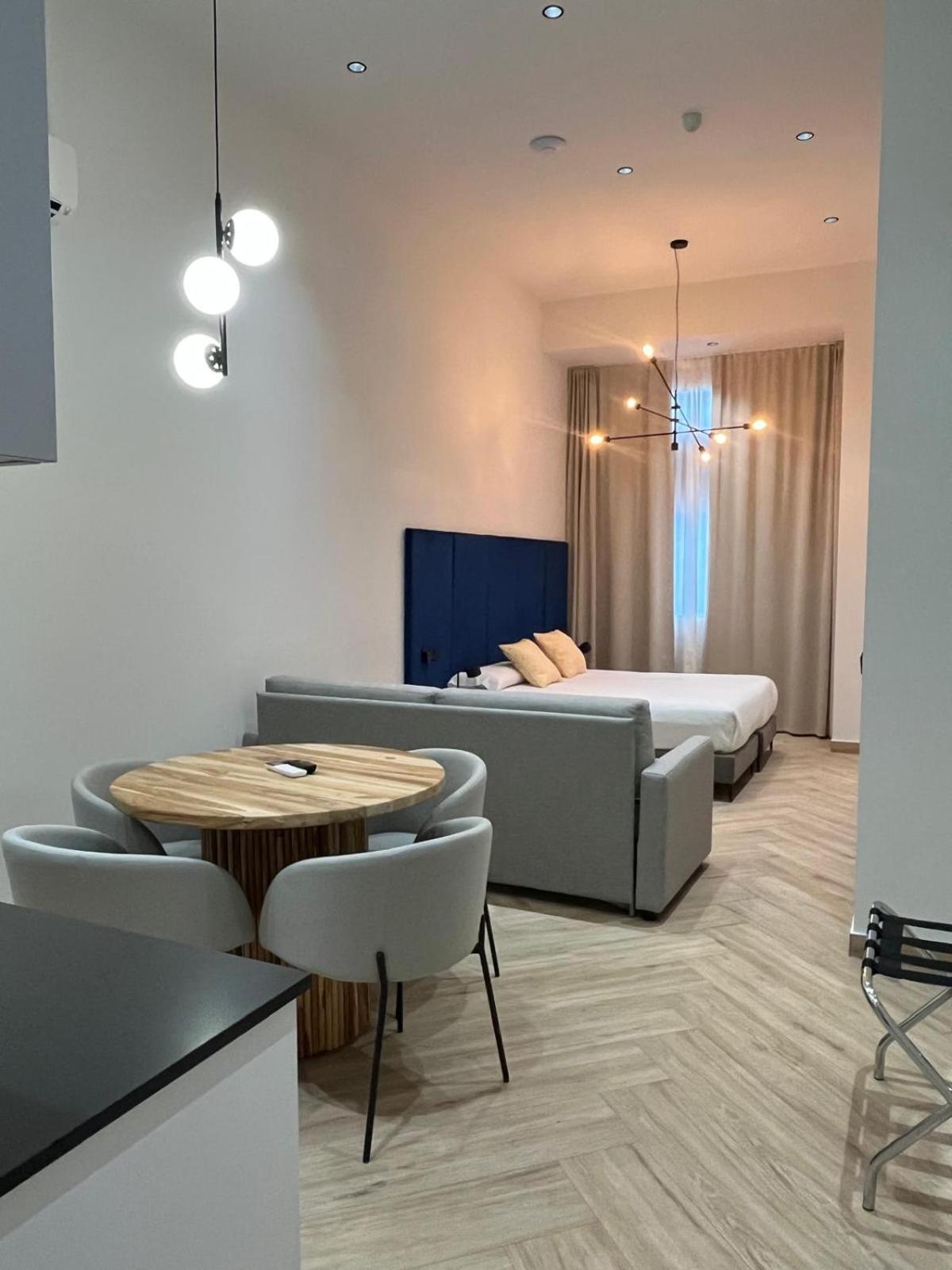 Blanq Marina Apartahotel *